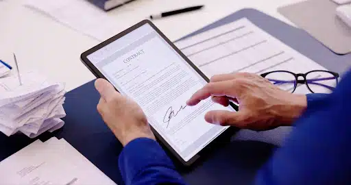 Foto do artigo Procuração eletrônica: o que é, como funciona e como emitir com validade jurídica
