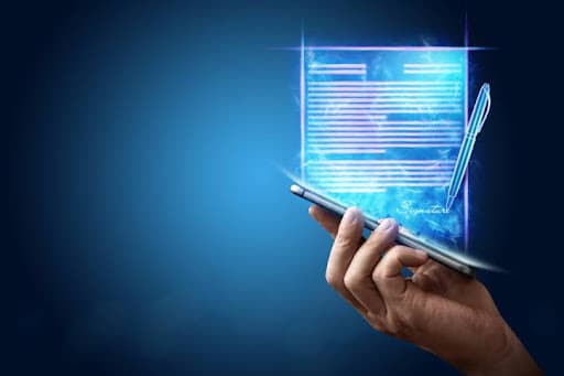 Celular com ícone de documento digital para assinatura